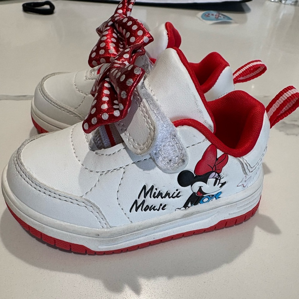 Disney Minnie Mouse Sneakers - White and Red